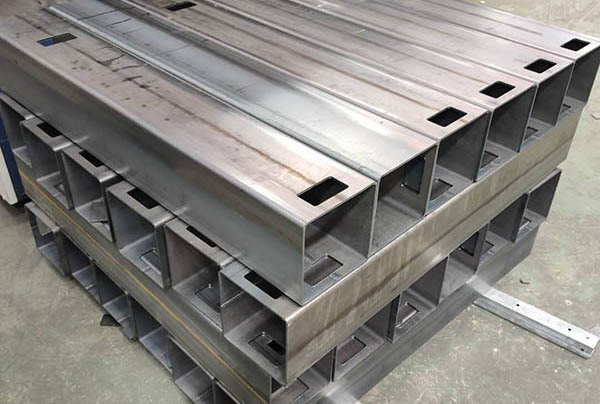 新疆大口径无缝方管